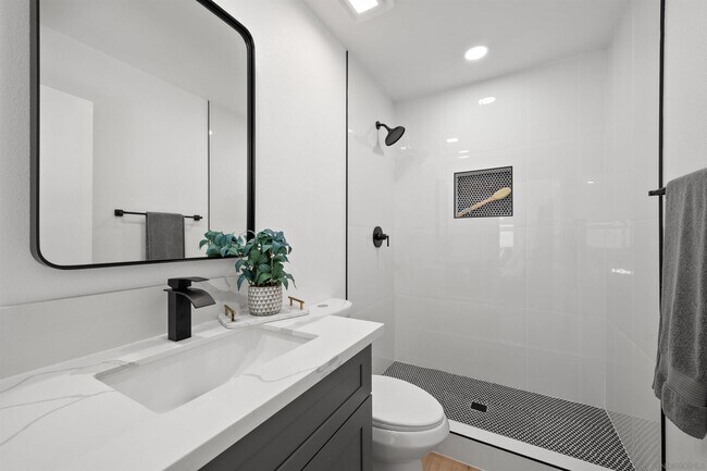 Photo - 7160 Alsacia St