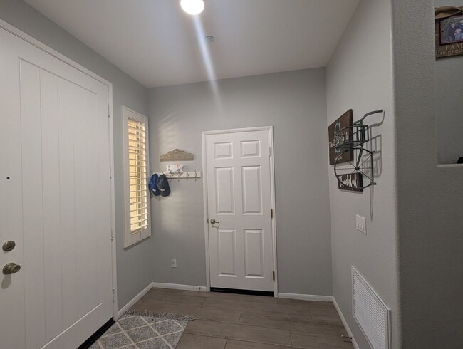 Photo - Stunning Modern End Unit Tri Level Condo i...