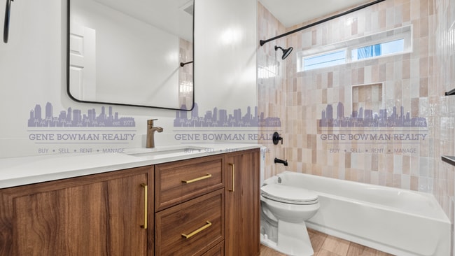 Photo - 2205 E 24th St