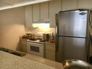 Kitchen - Linden Plaza Apartments