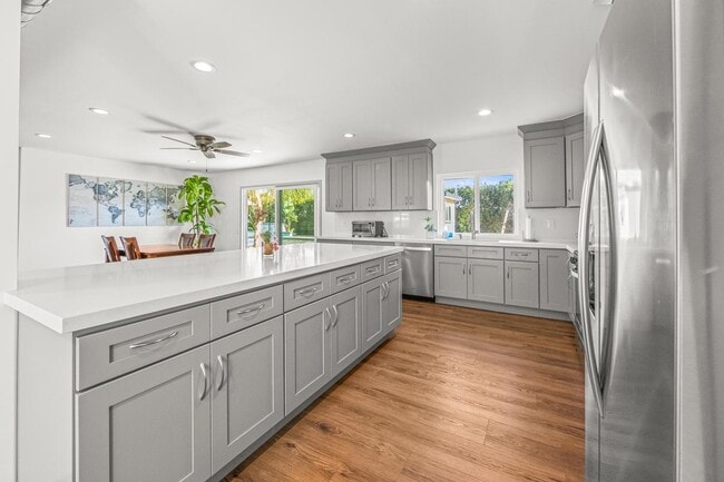 Photo - 1558 Wakefield Ave