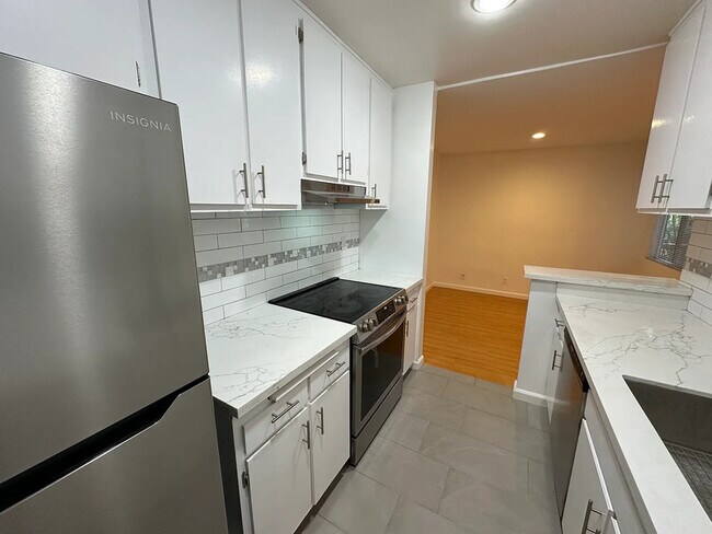 Photo - 18307 Burbank Blvd Unit 9