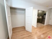 Photo - 204 S Reeves Dr