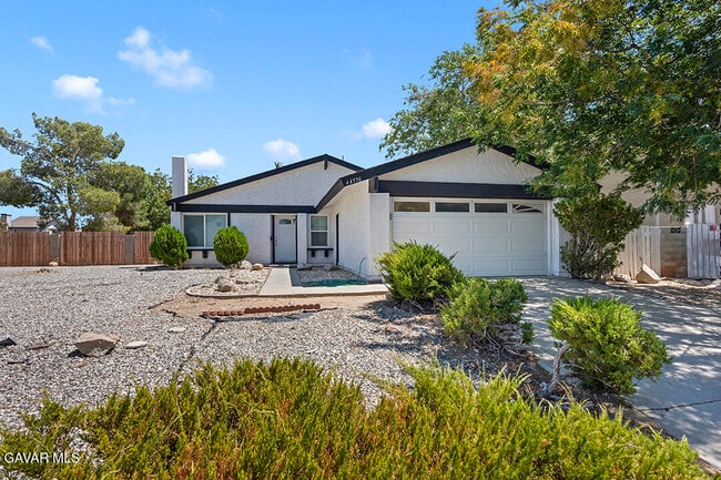 Photo - 44556 Fenhold St