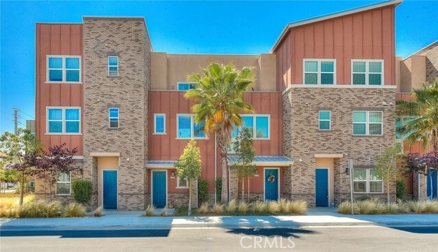 Building Photo - 8872 Maple Ave