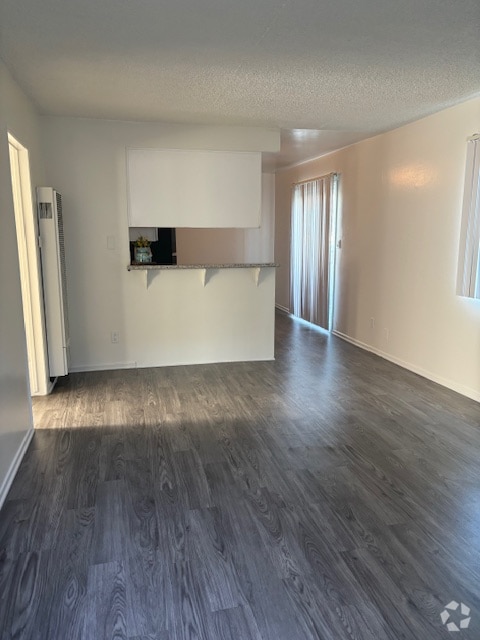 Building Photo - 1051 E Stearns Ave Rental