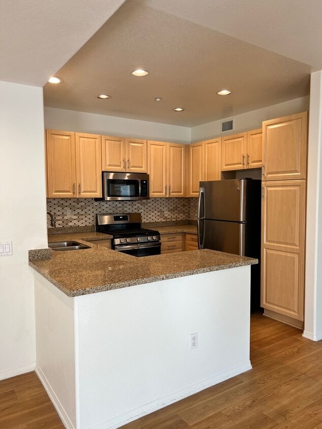 Floor Plan - 2+2 L D