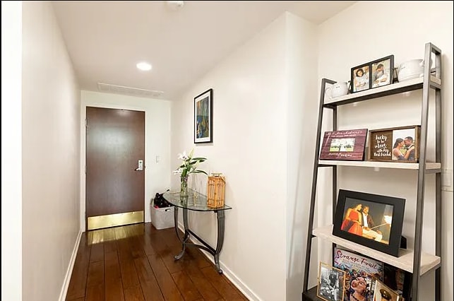 Entrance - 411 W Seaside Way Unit 204