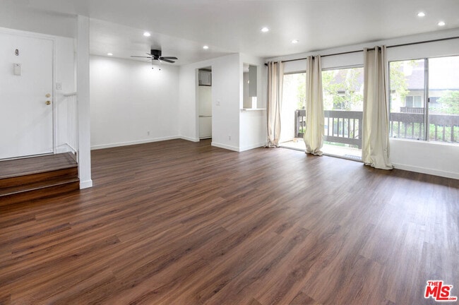 Photo - 11201 Summertime Ln Unit 201