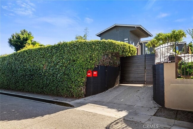 Building Photo - 3732 Dwiggins St