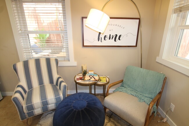 Photo - 806 Bayview Dr Unit Lower