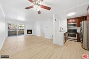 Photo - 5530 Owensmouth Ave
