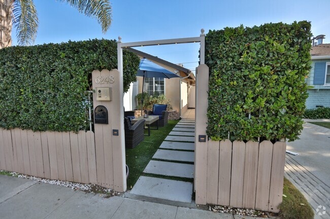 Building Photo - 6248 Aura Ave Rental