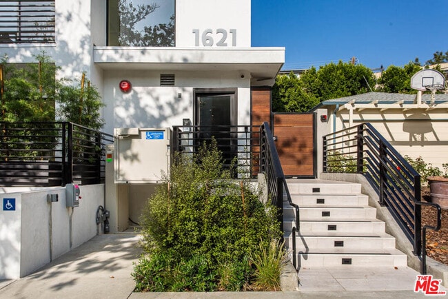 Photo - 1621 Malcolm Ave