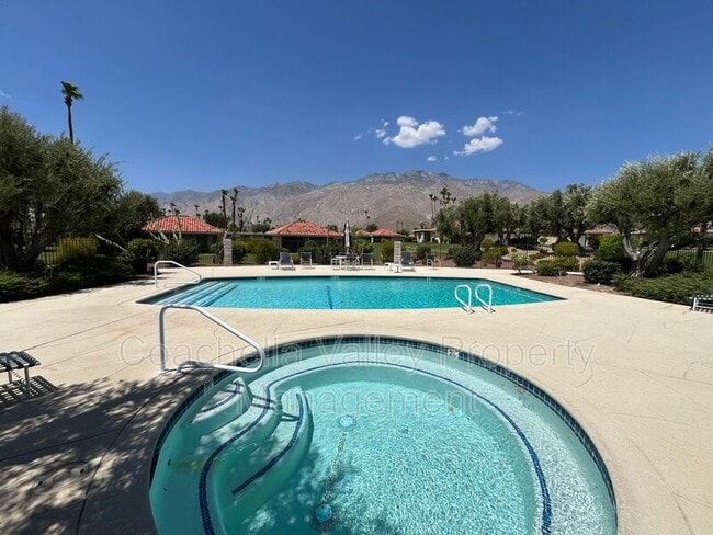 Building Photo - 643 N Vía Acapulco