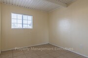 Photo - 3 Bedroom, 1 Bath Apartment close to every...