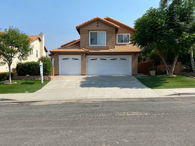 Santa Fe Hills 4 Bedroom Home - Santa Fe Hills 4 Bedroom Home