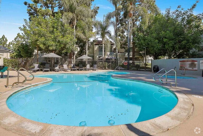 Building Photo - Meadowood Rental