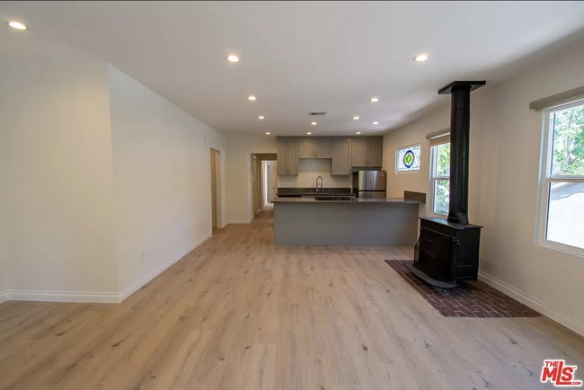 Photo - 1127-1135.5 Vista