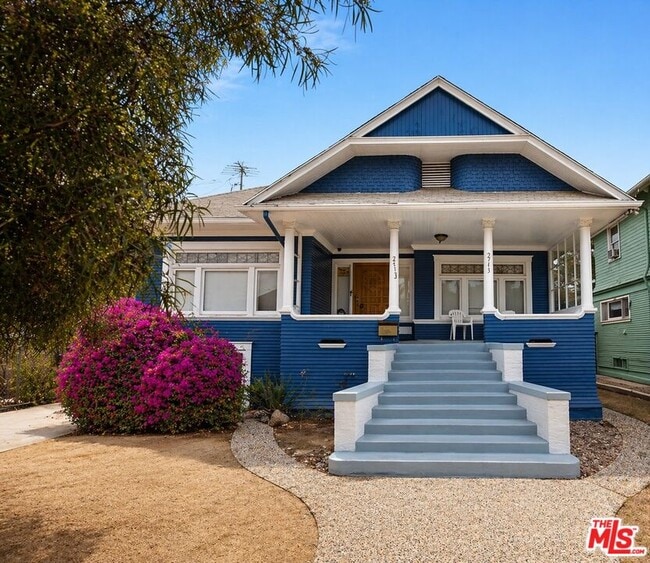 Building Photo - 2713 S La Salle Ave