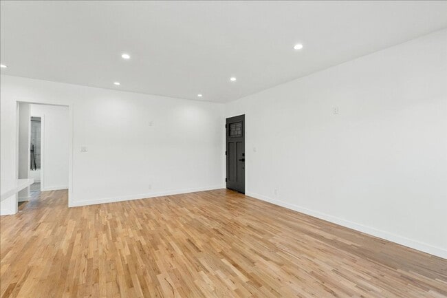 Photo - 652 Hayworth Ave Unit 06