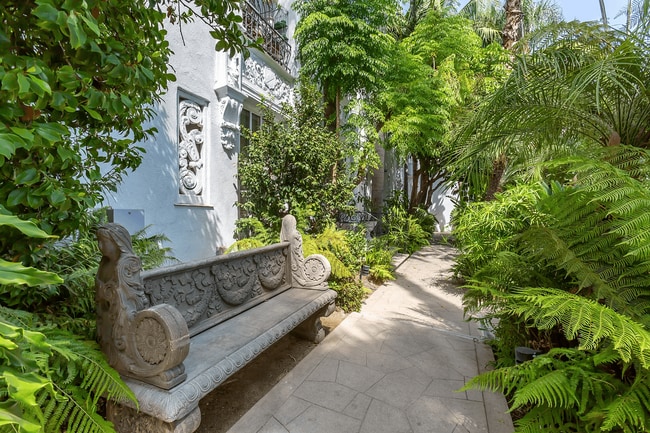 Photo - 8491 Fountain Ave