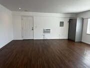 Photo - Move-In Special - Charming studio in San M...