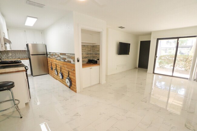 Photo - 751 Los Felices Cir W Condo Unit M109