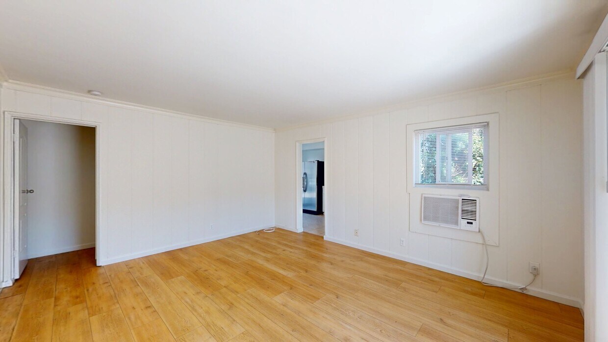 3D Tour - 14721 Sylvan St Apartment Unit 3