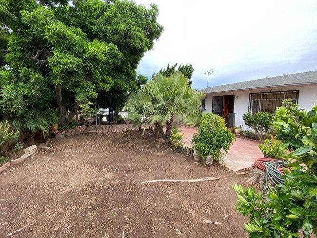 Building Photo - 3BR/2BA Single-Family House