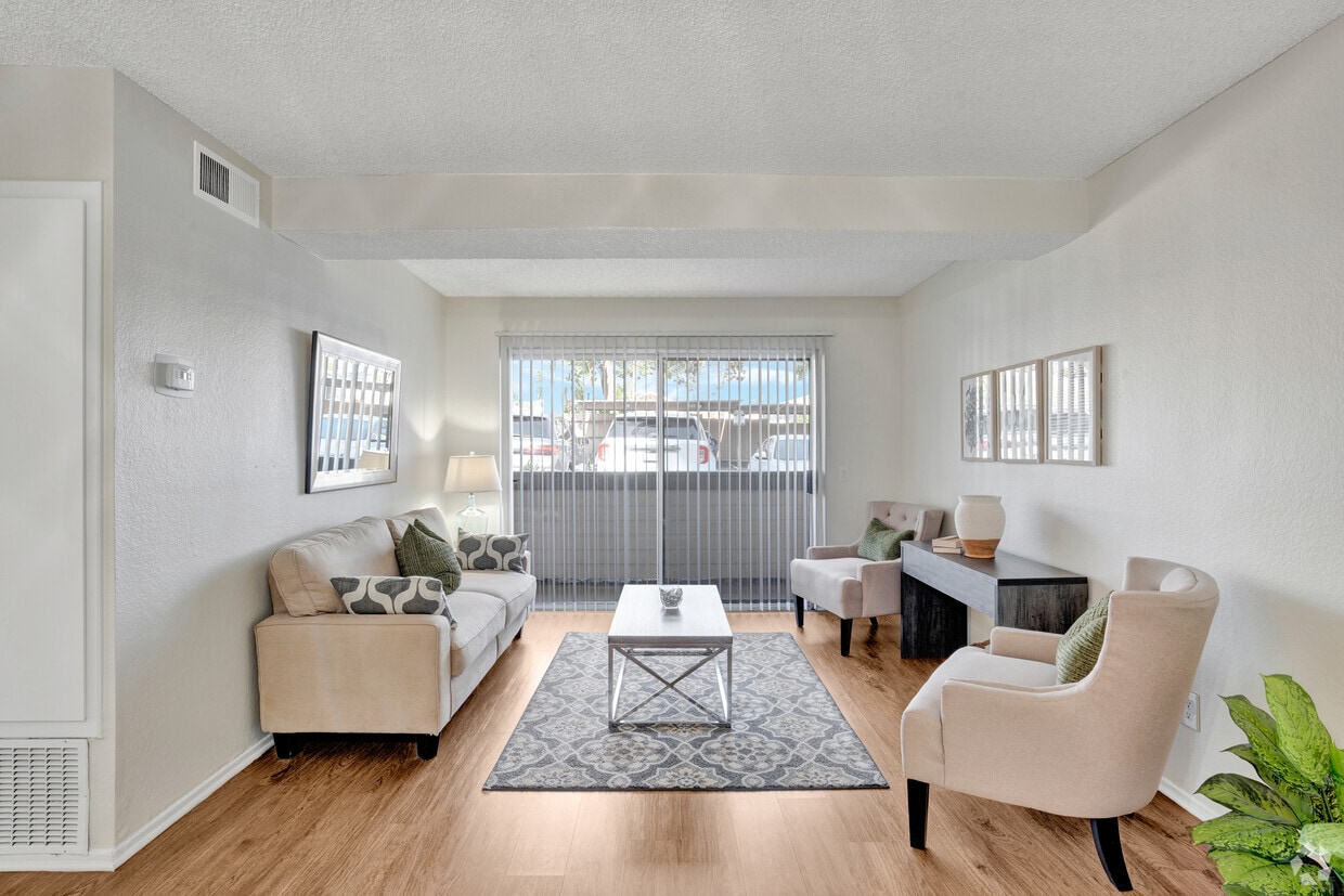 3D Tour - Upland Village Green