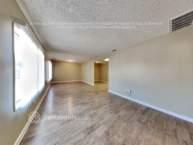 Photo - 17957 Orange Way