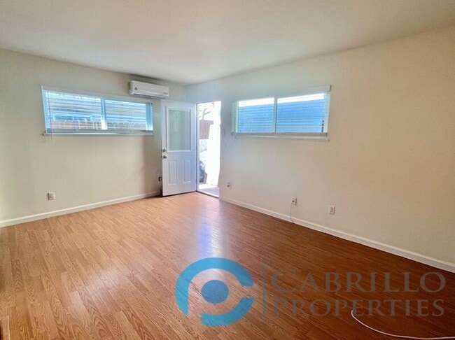 Photo - 1580 Parrot St