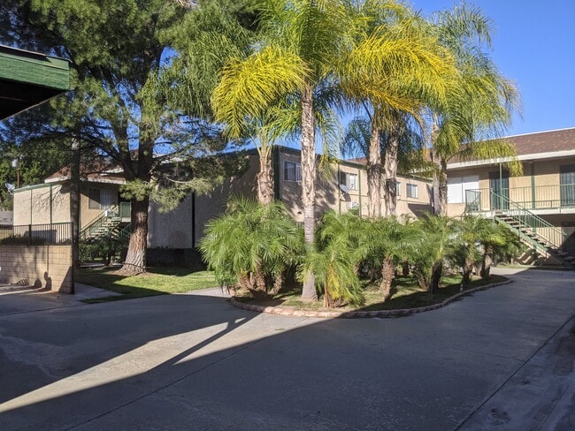 Building Photo - 144 W 42nd St