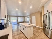 Photo - 14880 Southend St