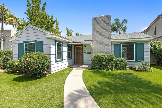 Building Photo - In the heart of the Coronado Village!