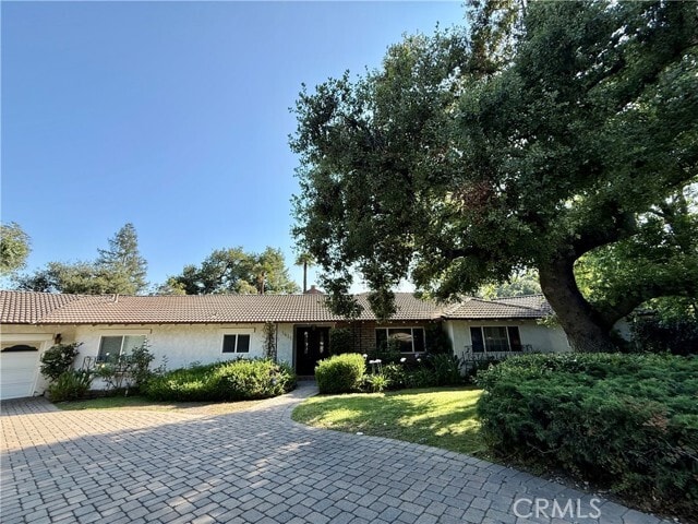 Photo - 1411 Greenoaks Dr House