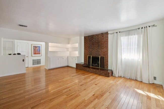 Photo - 23265 Leonora Dr House
