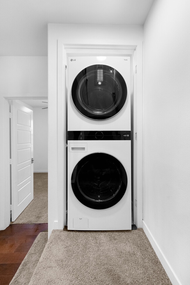 Photo - 2255 Indus Way