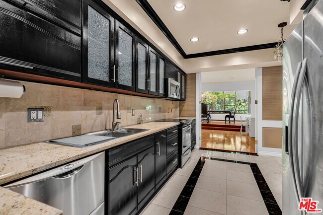 Photo - 1124 Kings Rd Unit 102