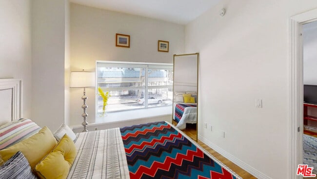 Photo - 901 S Broadway Unit 402