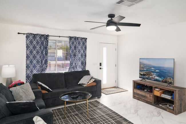 Photo - 51700 Avenida Martinez