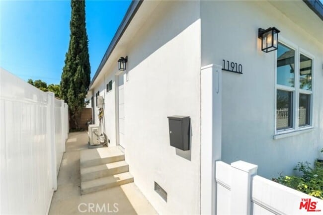 Photo - 11910 Elkwood St Apartment