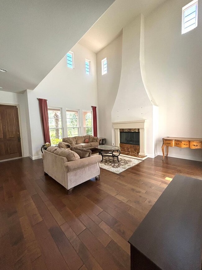 Photo - Rare Opportunity - House for Rent in Carme...