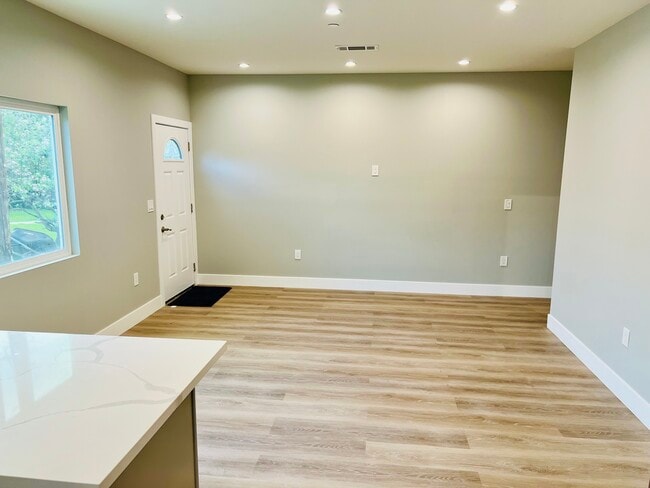 Photo - 6227 Orion Ave