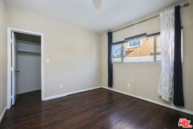 Photo - 5401 W Olympic Blvd Unit 1