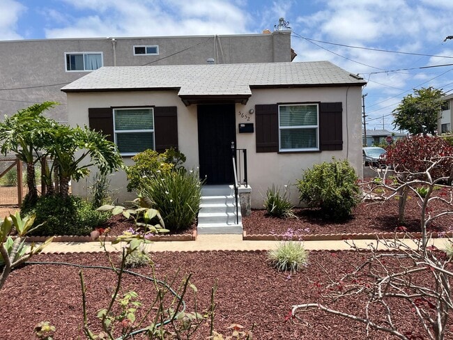 Photo - Fashion Valley West, USD -Charming Cottage... Unit 5652 Riley St