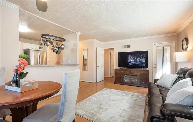 Photo - 7525 Charmant Dr