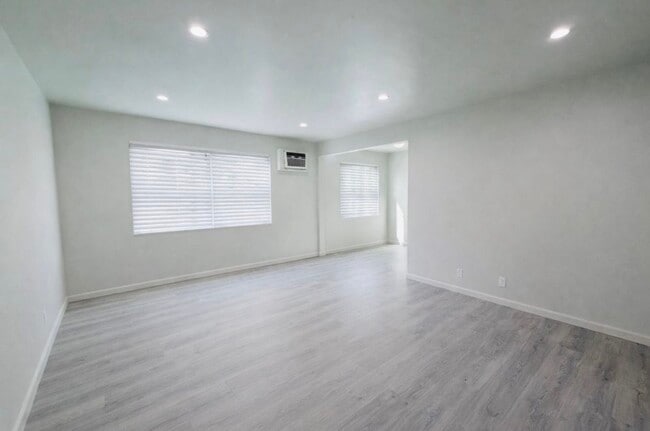 Photo - 15247 Acre St