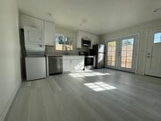 Photo - 883 N Waverly St